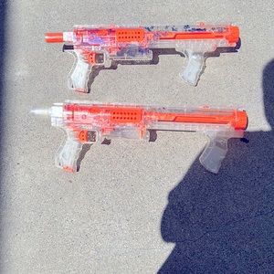 2 nerf guns in a pack